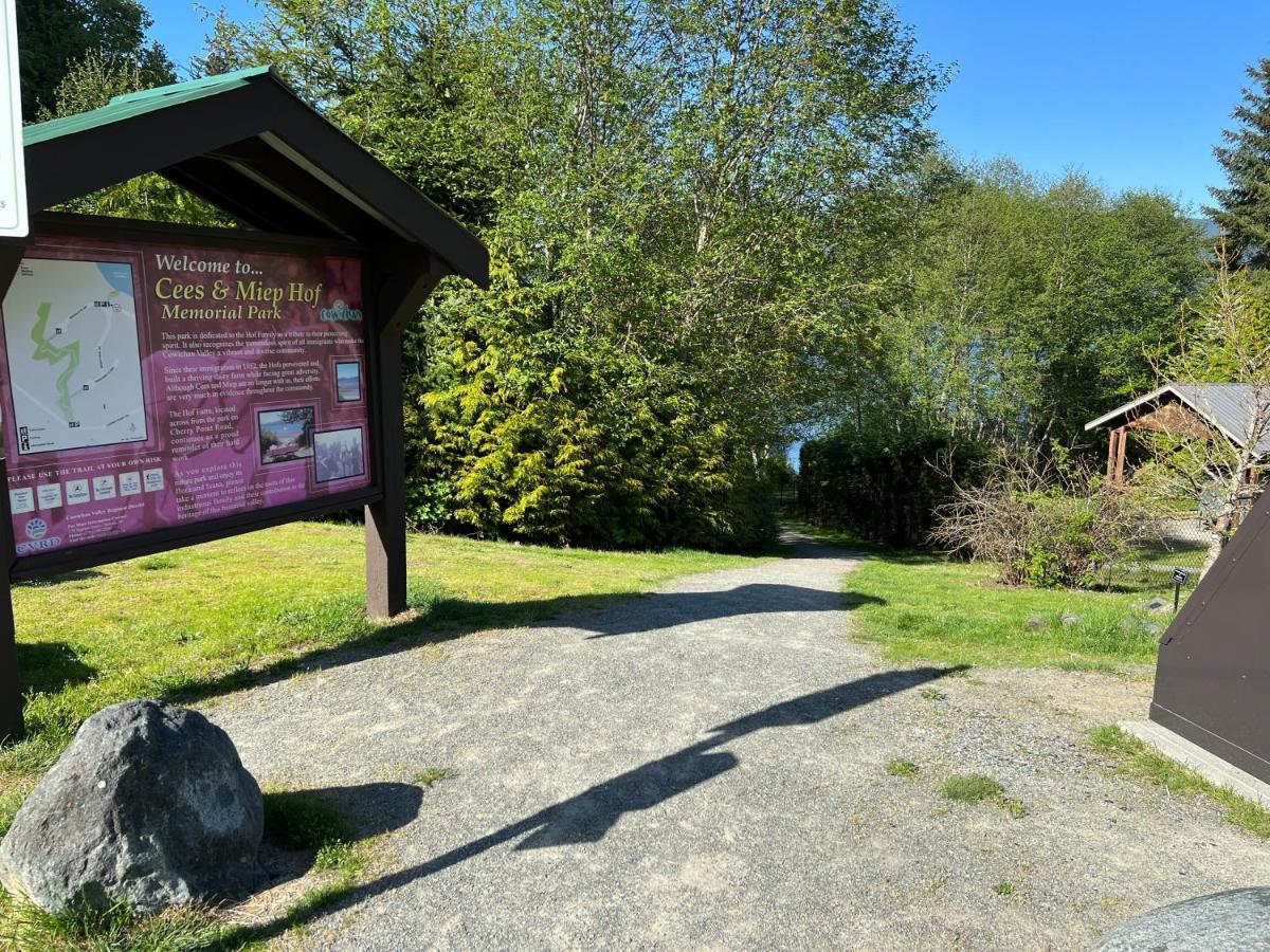 Sea And Cedar Retreat-A Home In A Tranquil Setting Cowichan Bay Eksteriør bilde