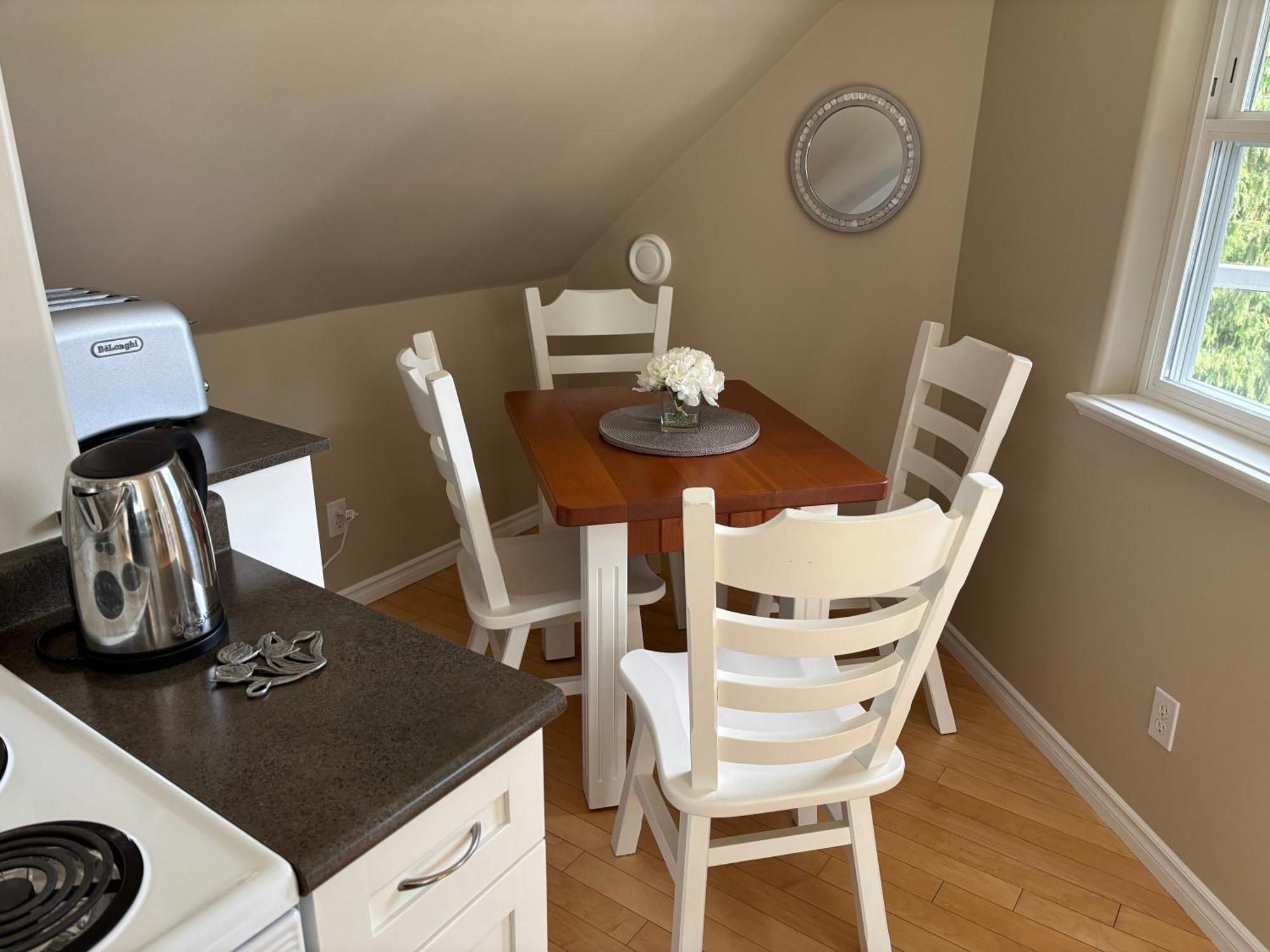 Sea And Cedar Retreat-A Home In A Tranquil Setting Cowichan Bay Eksteriør bilde